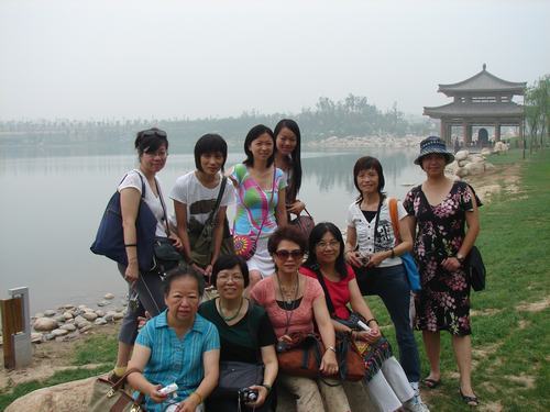 游览曲江遗址公园